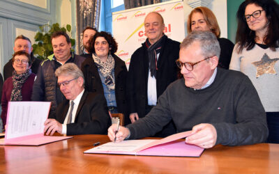 Signature officielle du Fonds Cantal Villes 2022-2027 avec le Département du Cantal